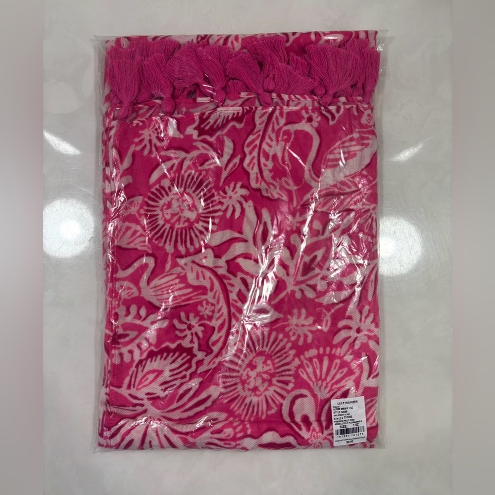 NIP Lilly Pulitzer Passion Fruit Pink Absolutely Flamazing Resort Scarf - Picture 2 of 2